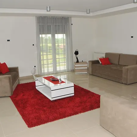 Cacak Sobe Prag Guest house Mojsinje